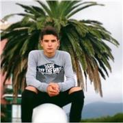 Sono un Ex studente presso liceo linguistico che ha vissuto gli ultimi 4 anni della sua vita in Francia e Belgio ottenendo così un livello di francese pari ad un madrelingua